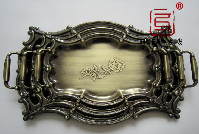 The square plate of grape flowers is plated with red copper. Bronze three-piece set of Arabic plate details Picture