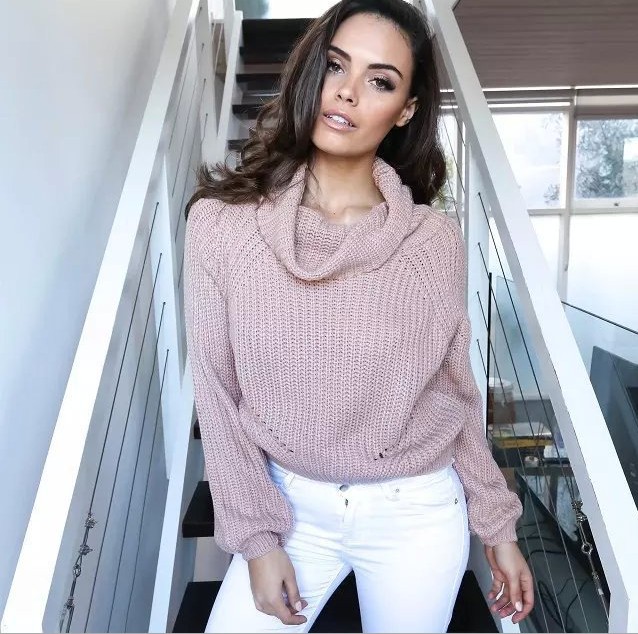 A new autumn and winter European and American style high-neck, short, loose, solid-color pullover and versatile sweater coat details Picture