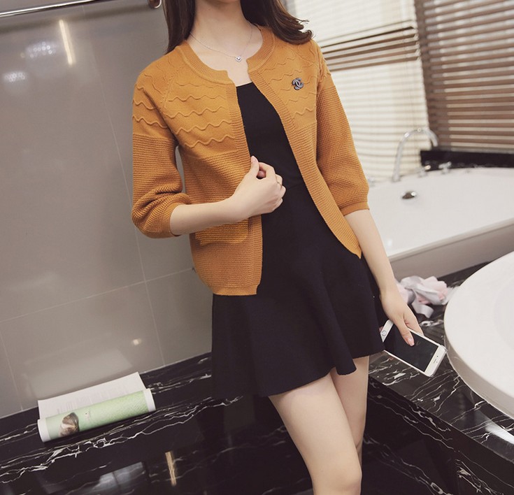 New women's sweater, short solid color three-quarter sleeve cardigan, knitted sweater with brooch coat details Picture