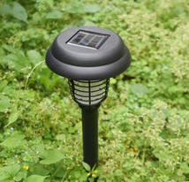 跨境专供太阳能充电灭蚊灯。太阳能草坪灯