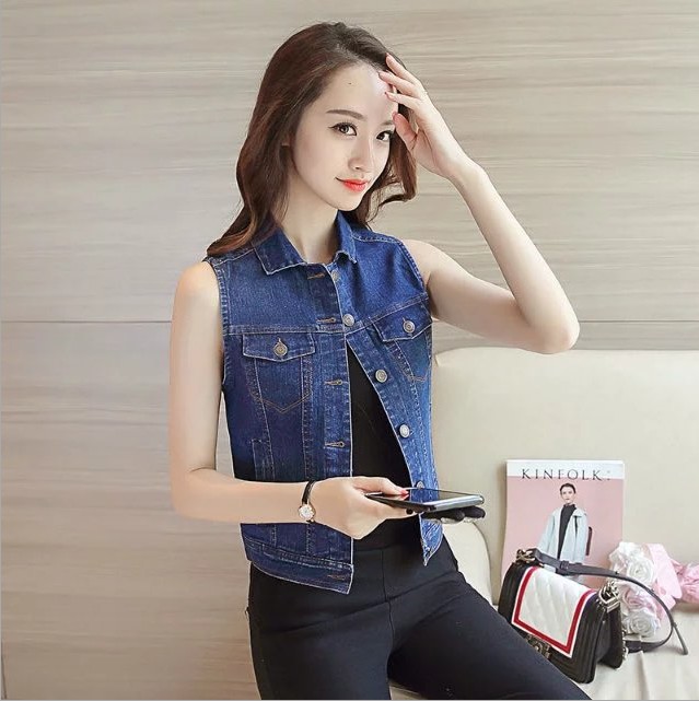 A new denim vest for women, a versatile and casual short school style denim jacket