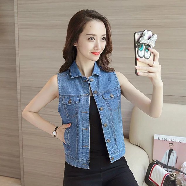A new denim vest for women, a versatile and casual short school style denim jacket details Picture