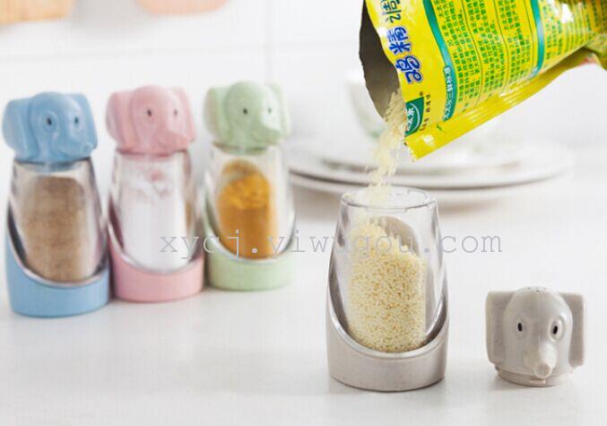 Wheat straw Little Elephant seasoning jar, creative kitchenware, barbecue pepper powder seasoning box Application Scenario