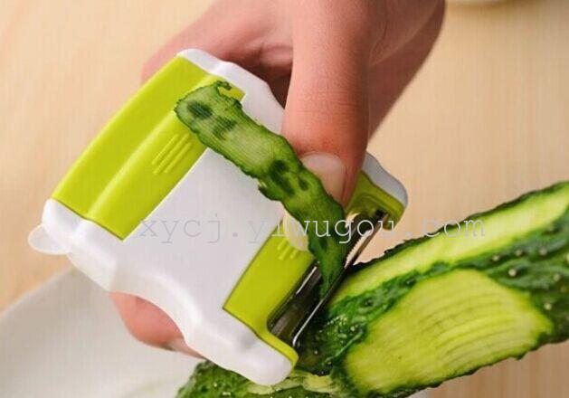 Kitchen extendable portable multi-functional fruit and vegetable peeler, fruit peeler and grater