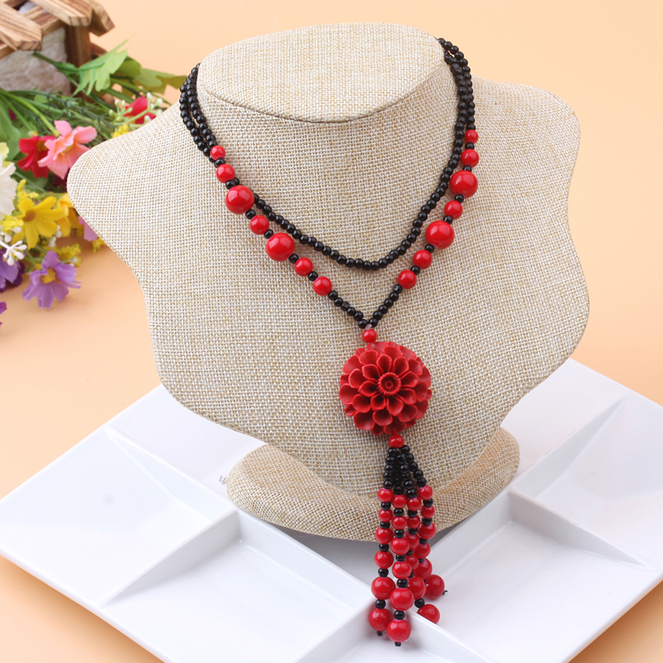 Sweater chains, women's accessories, autumn and winter lacquer-carved cinnabar rose pendants wholesale, long ethnic-style pendants trend details Picture