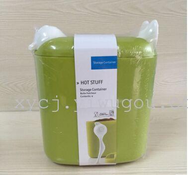 Food storage boxes, plastic kitchen storage tanks, grain and cereal storage boxes, small spoons Application Scenario