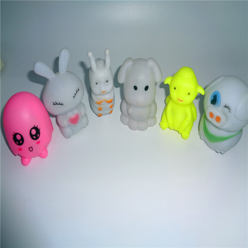 Children's plastic toys, various night lights, romantic guiding tools for couples, luminous gifts, LED lights, factory direct sales