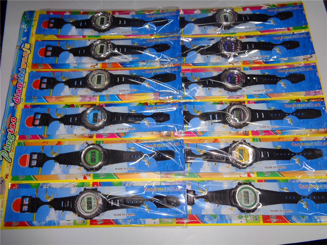 Children's plastic toys watch gifts electronic watch boys LED watch stall factory direct sales