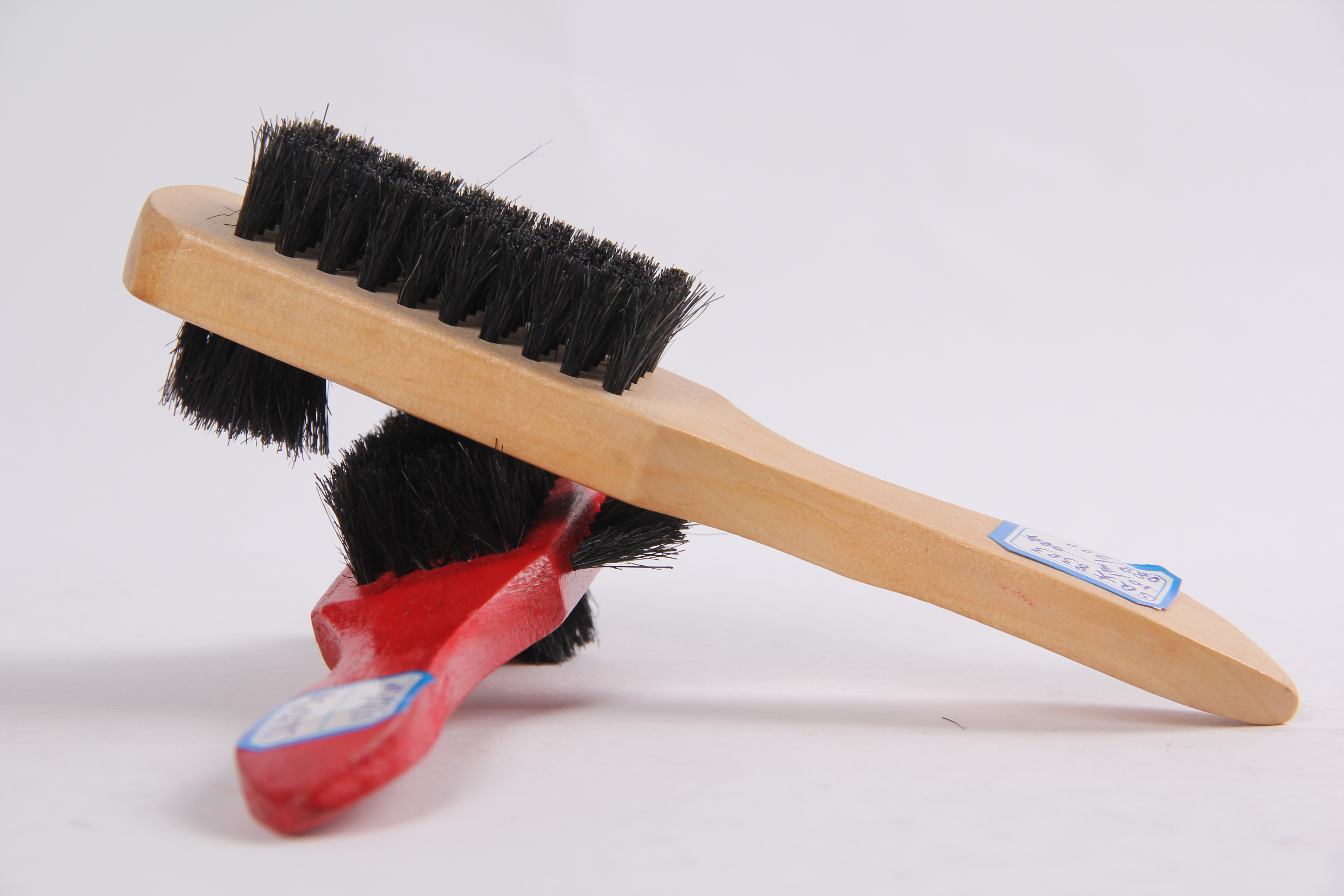 Direct sales of premium shoe brushes from the manufacturer with favorable prices and excellent quality full figure