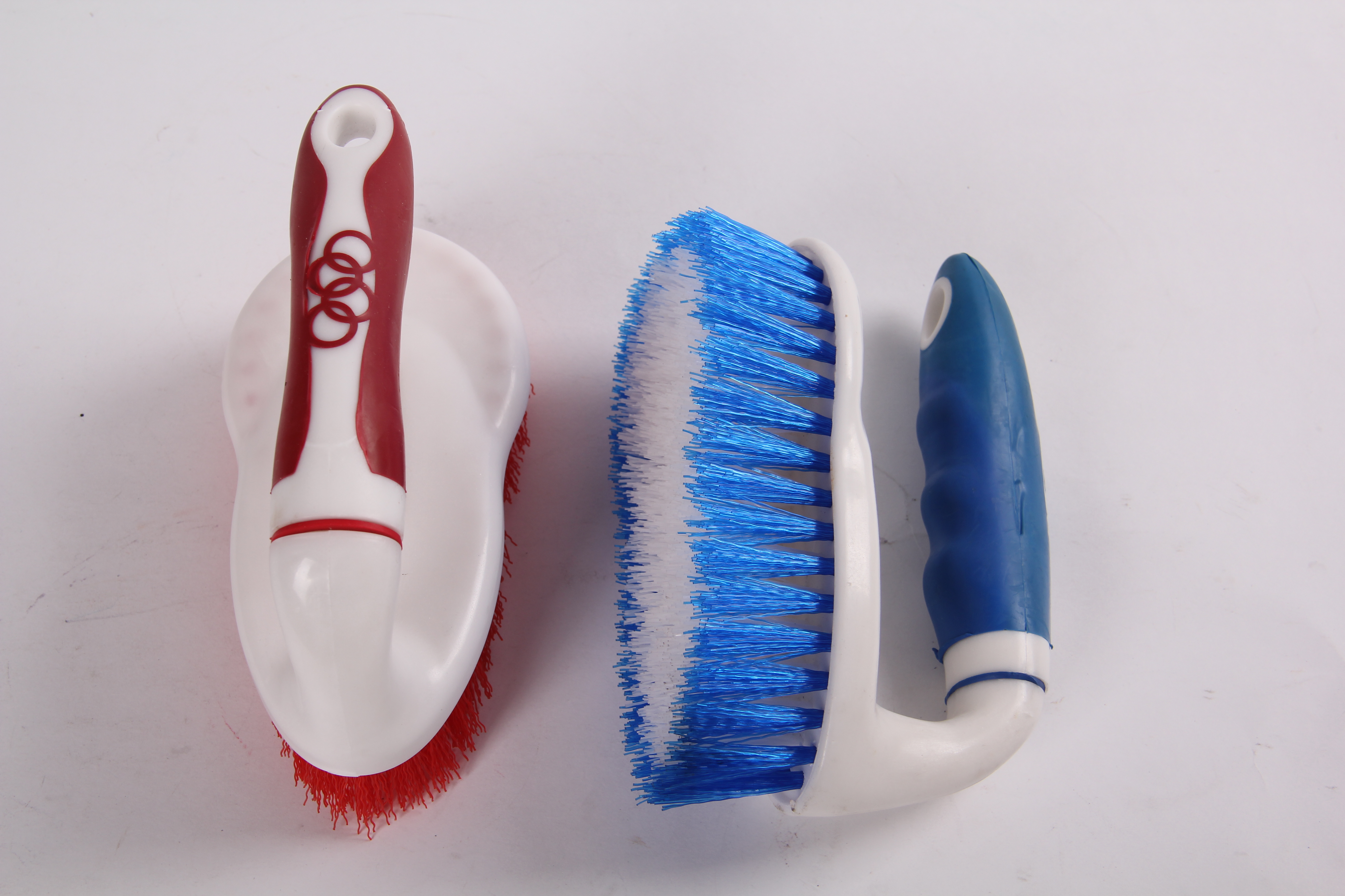 Premium laundry brushes are sold directly by the manufacturer with favorable prices. Welcome to purchase full figure