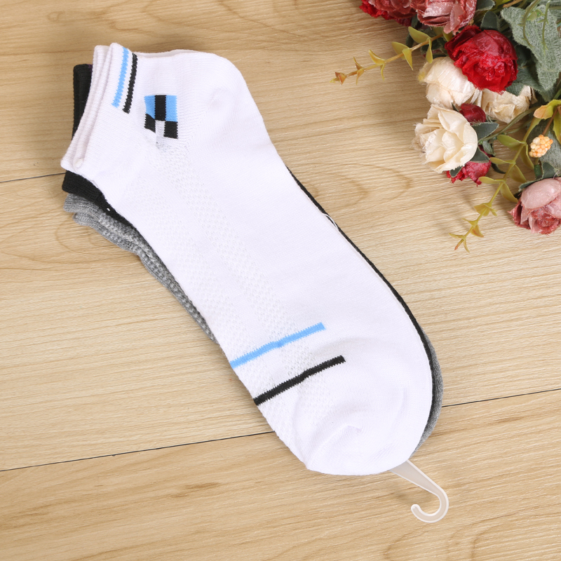 Calcetines de piso calcetines otoño-invierno calcetines de hombre calcetines de algodón todas las estaciones calcetines deportivos medias de lancha calcetines de baloncesto Application Scenario
