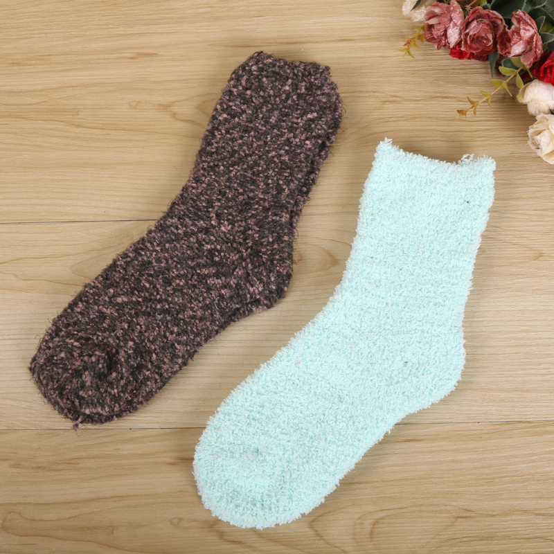 Winter home floor socks from street vendors are fashionable, cute, warm, sleep socks and towel socks Specification image