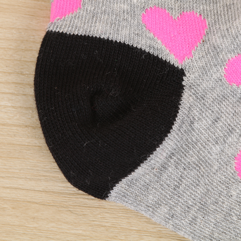 New fashionable jacquard cartoon socks, warm children's socks and large children's socks from the street stall Specification image