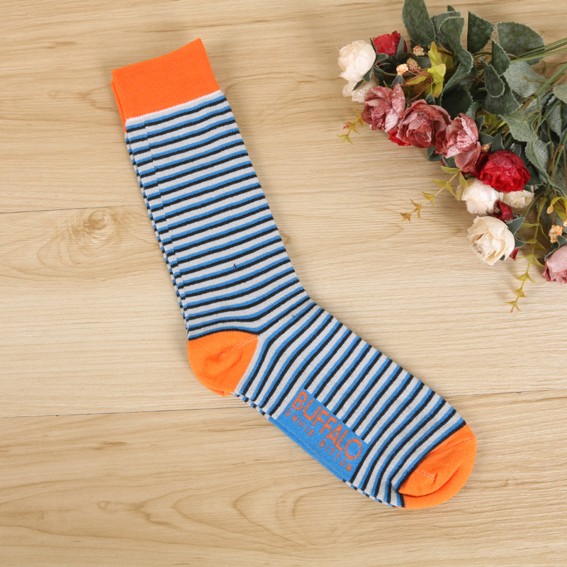 Street vendors' best-selling mid-calf socks, men's and women's couple socks, warm socks, gentleman's socks, and beach men's socks details Picture