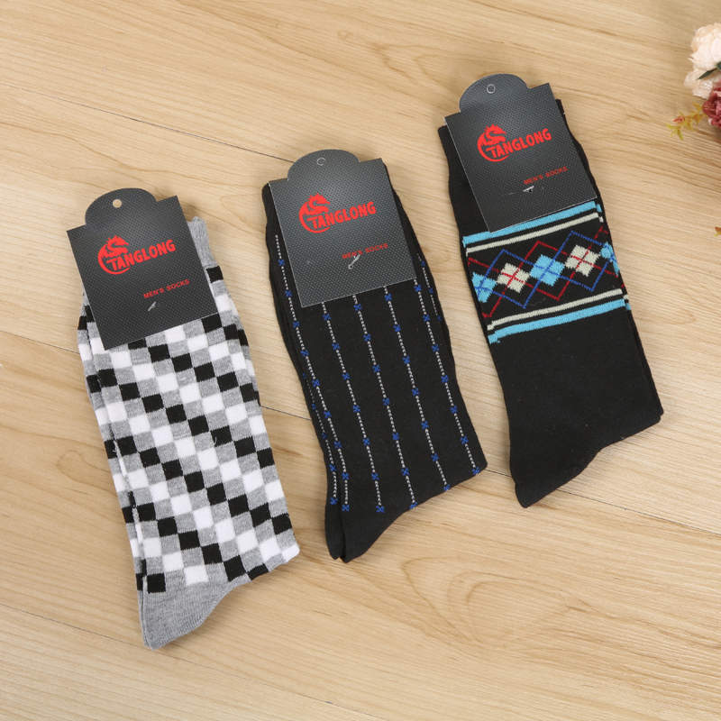 New fashionable printed socks, warm thigh-high socks and men's sports socks from street stalls Specification image