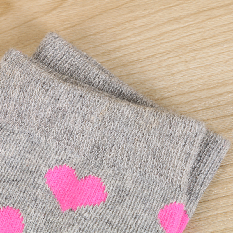 New fashionable jacquard cartoon socks, warm children's socks and large children's socks from the street stall Application Scenario