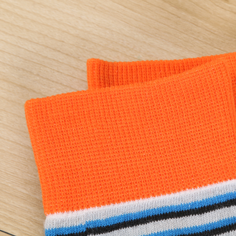 Street vendors' best-selling mid-calf socks, men's and women's couple socks, warm socks, gentleman's socks, and beach men's socks Application Scenario