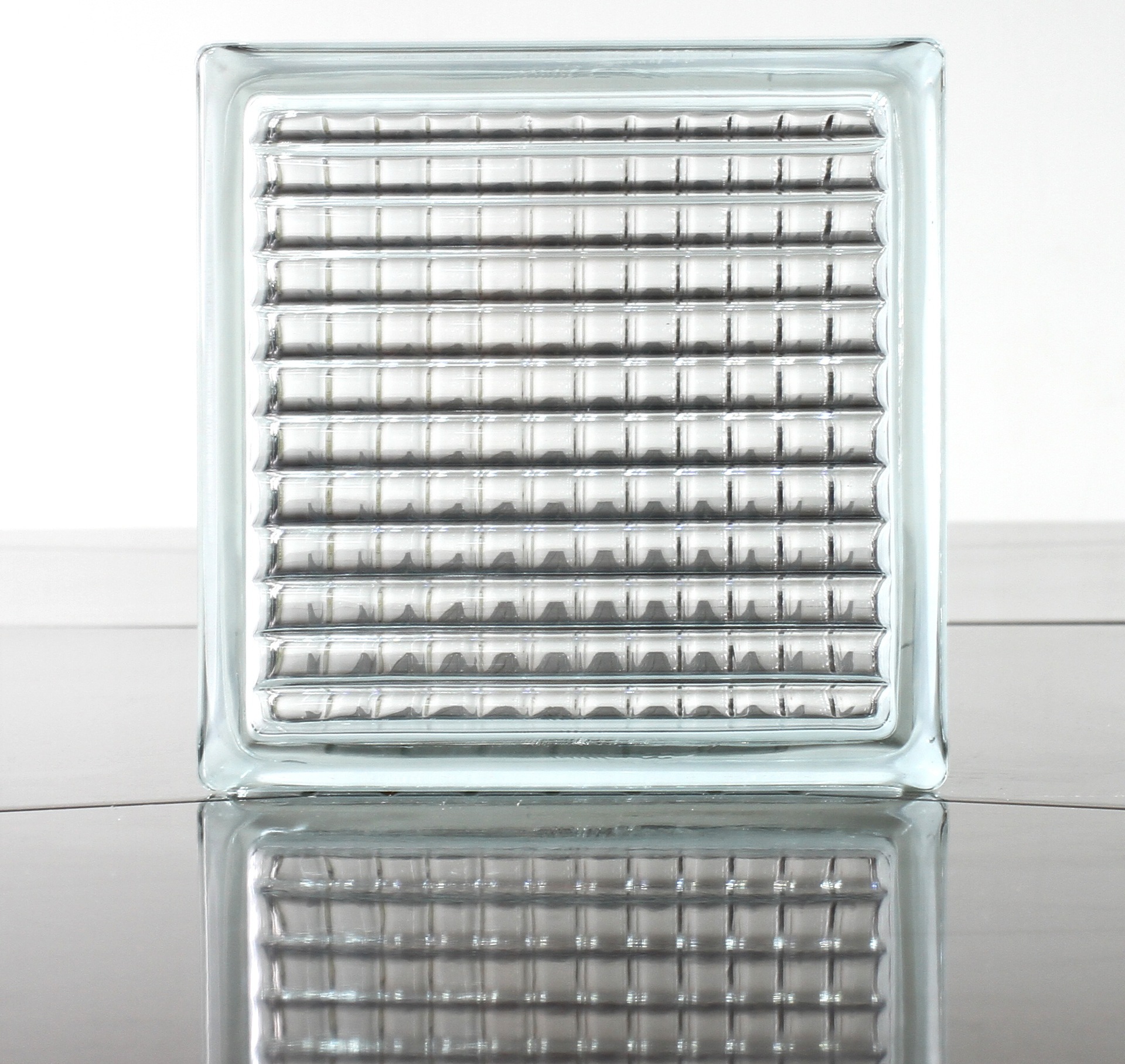 Factory direct sales of transparent glass bricks with parallel patterns to Africa