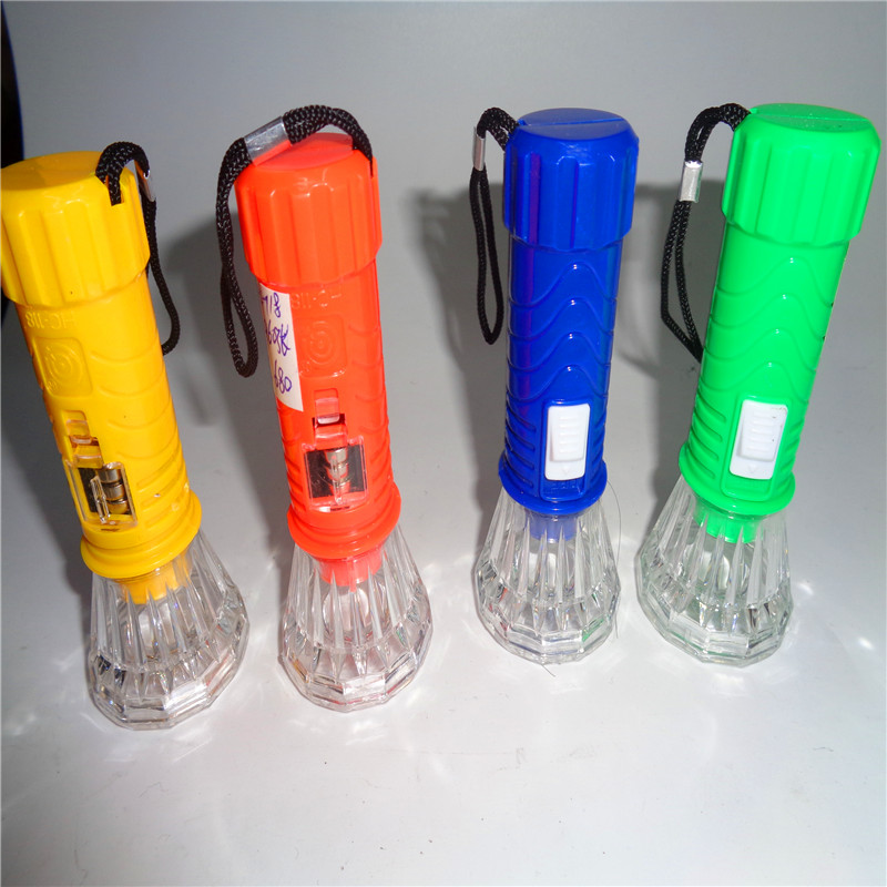 Children's toys 118 flashlight, gift LED keychain, night light, light source, direct sales from the manufacturer Application Scenario