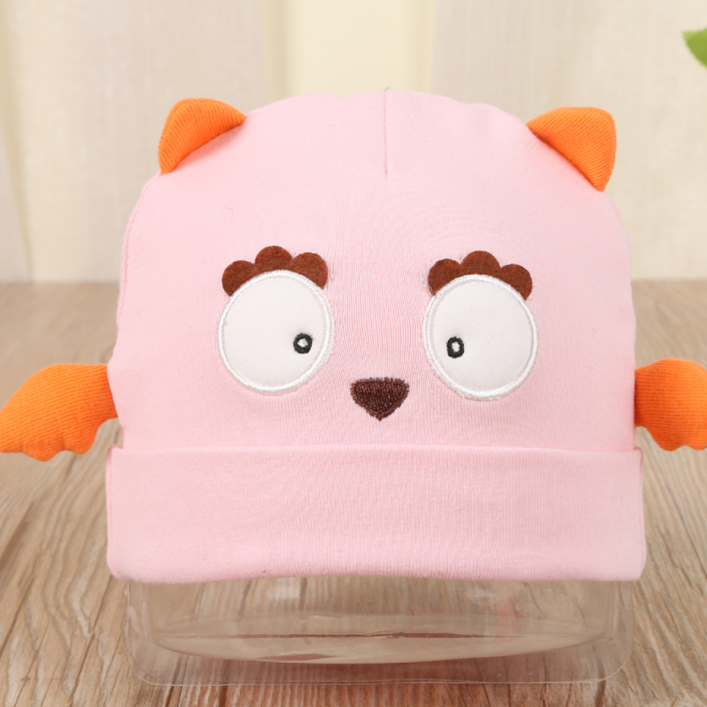 The Sheriwa owl pullover hat is a fashionable and cute knitted cap Application Scenario