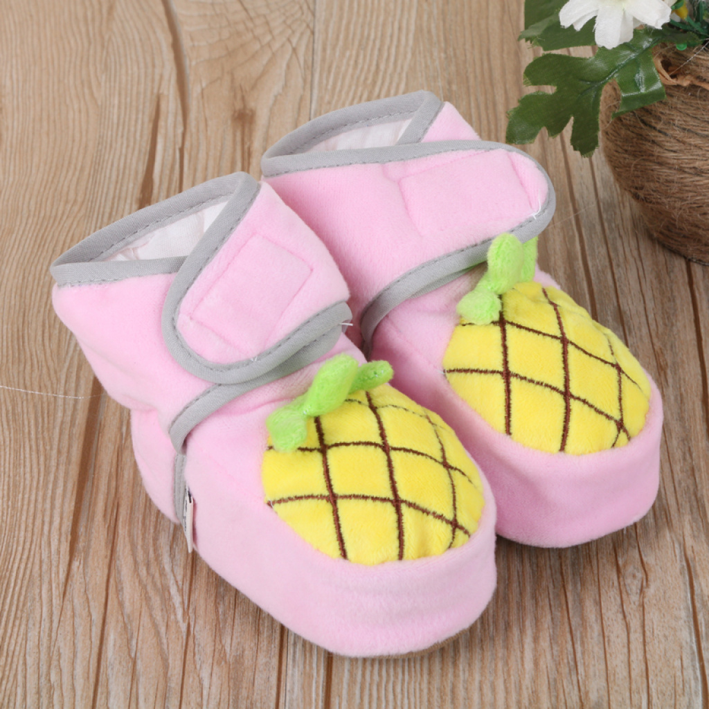 Sheriwa Crystal Velvet three-button fruit non-falling shoes Soft-soled baby shoes Application Scenario