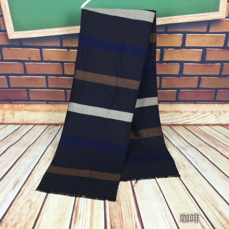 وشاح صغير الحجم من وشاح محشو من قبل الرجال والنساء في فصل الشتاء الطويل الأجل، وهو وشاح محشو من جانب كل من الرجال والنساء details Picture