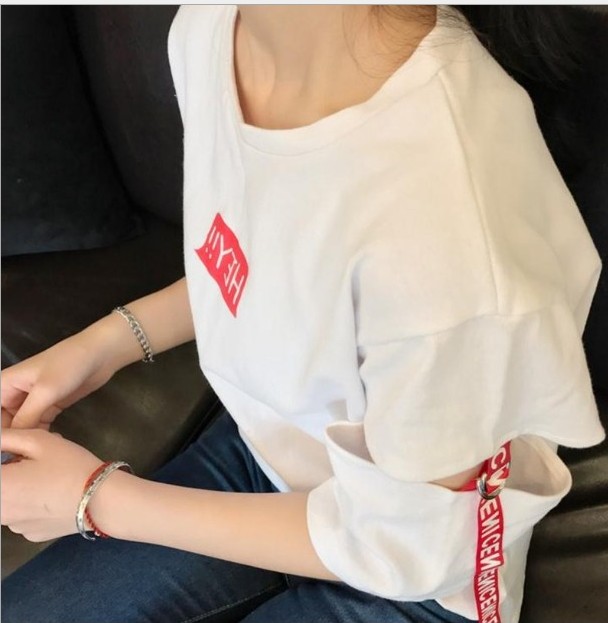 Loose and slimming woven strap letter-printed perforated T-shirt for women, versatile top HEY mid-sleeve Application Scenario