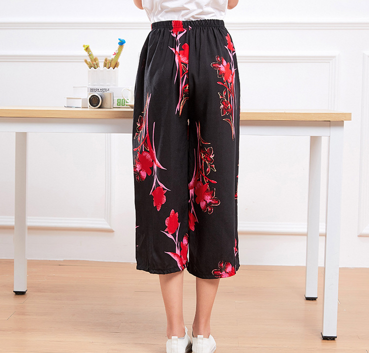 Summer embossed eight-length pants for middle-aged and elderly people, cotton silk wide-leg pants, women's pants, elastic waist printed wide-leg pants Application Scenario