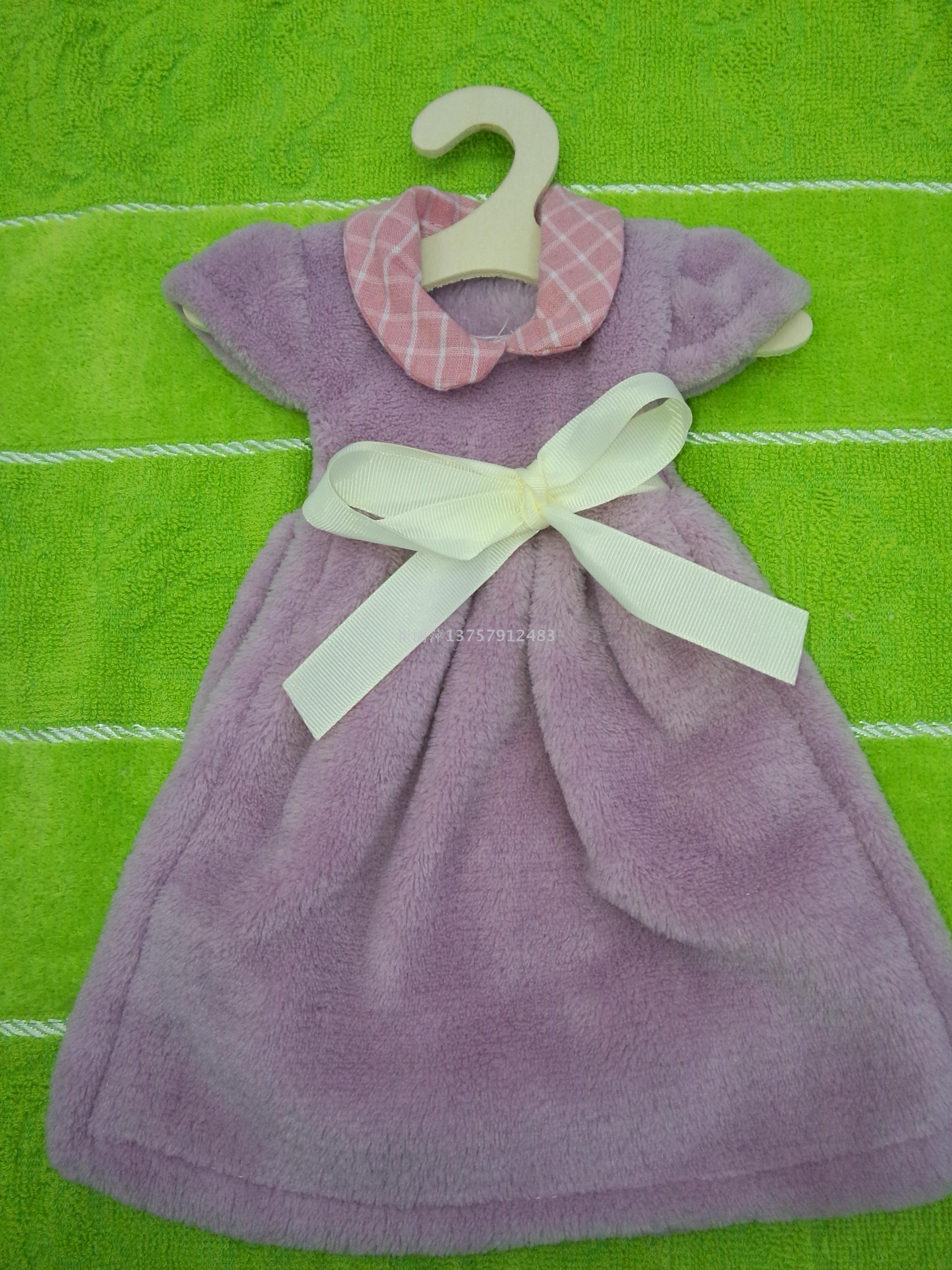 Small clothes hanging towel, super absorbent, beautiful and practical to place at home Application Scenario