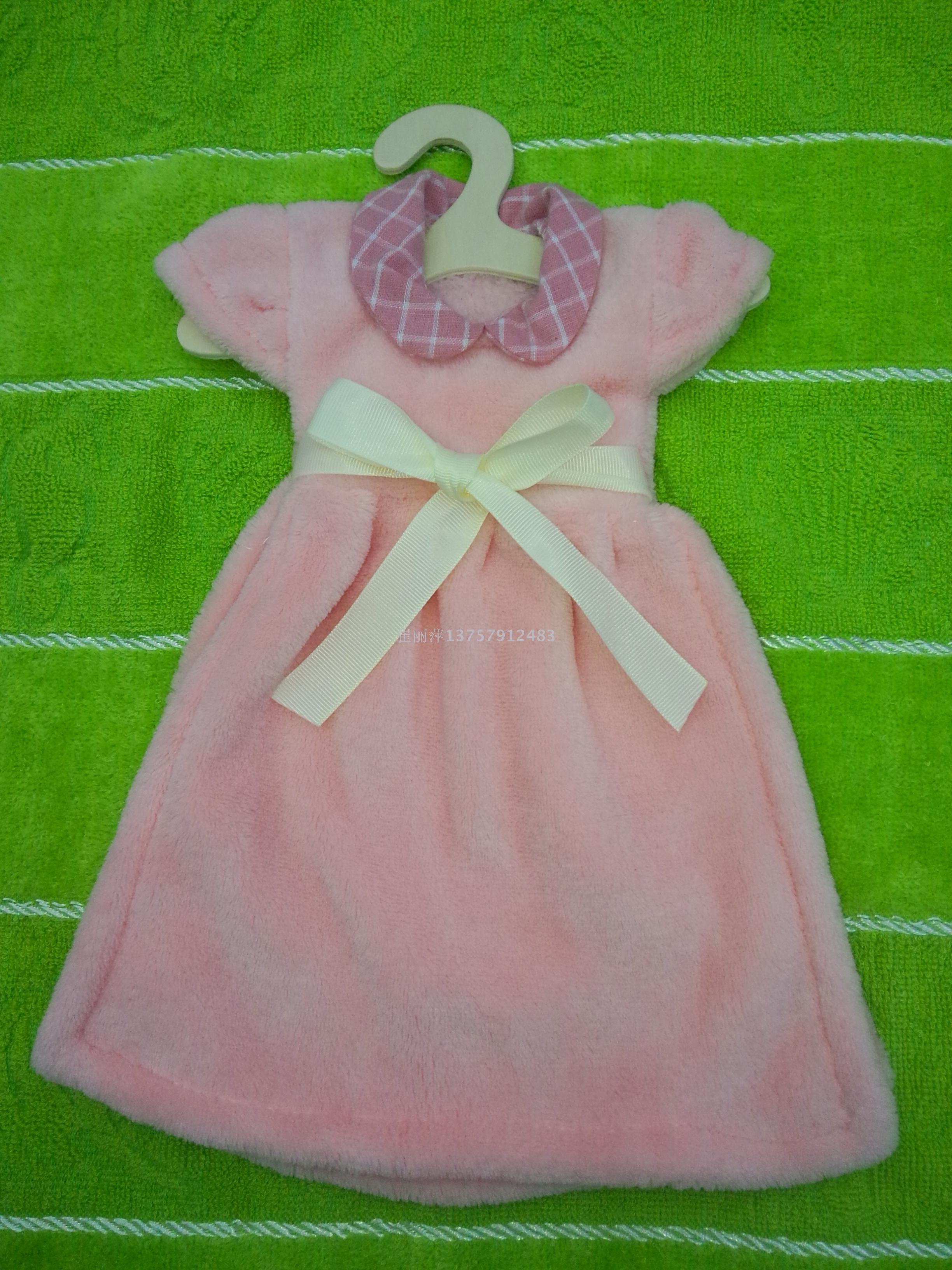 Small clothes hanging towel, super absorbent, beautiful and practical to place at home