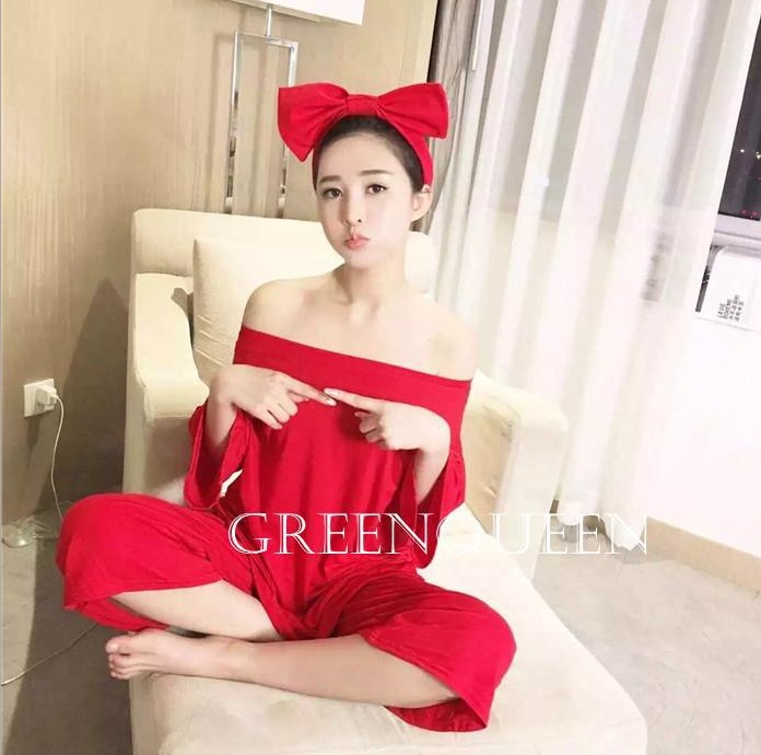 A new and cute three-piece set for women, featuring a bow headband, a T-shirt, and capriel pants and pajamas Application Scenario