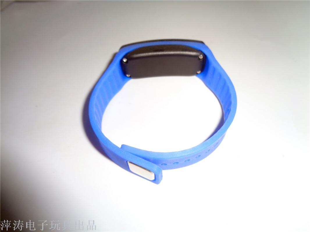 Best-selling children's toy Silicone 2, representing male and female students, LED wristwatch, ground promotion supply, factory direct sales Specification image
