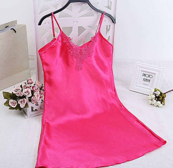 Water-soluble lace halter dress, solid-color sexy silk nightgown, V-neck European and American pajamas details Picture