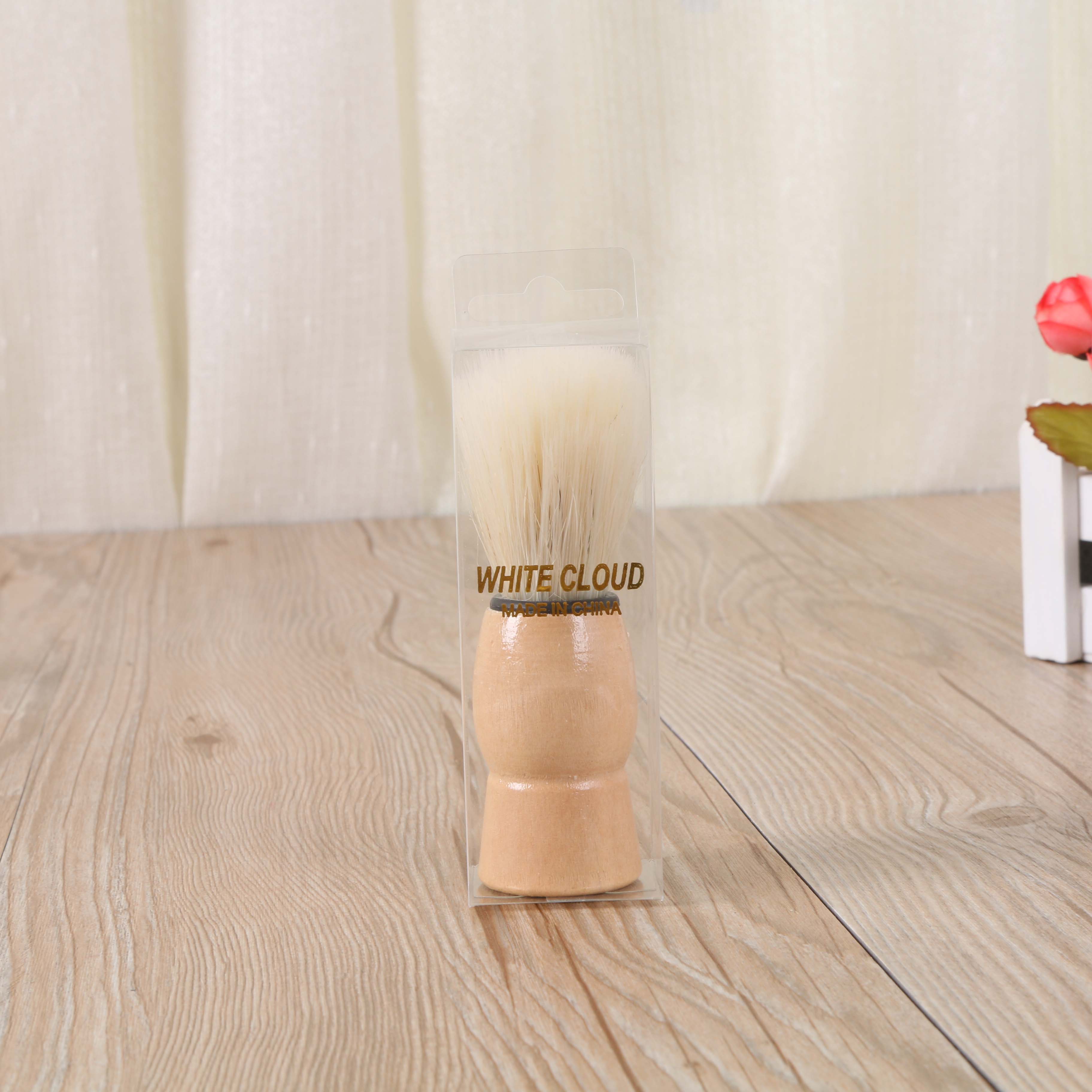 Soft-bristled shaving brush, men's shaving brush, fashionable wooden-handled shaving brush, shaving foam brush, men's cleaning brush Specification drawing