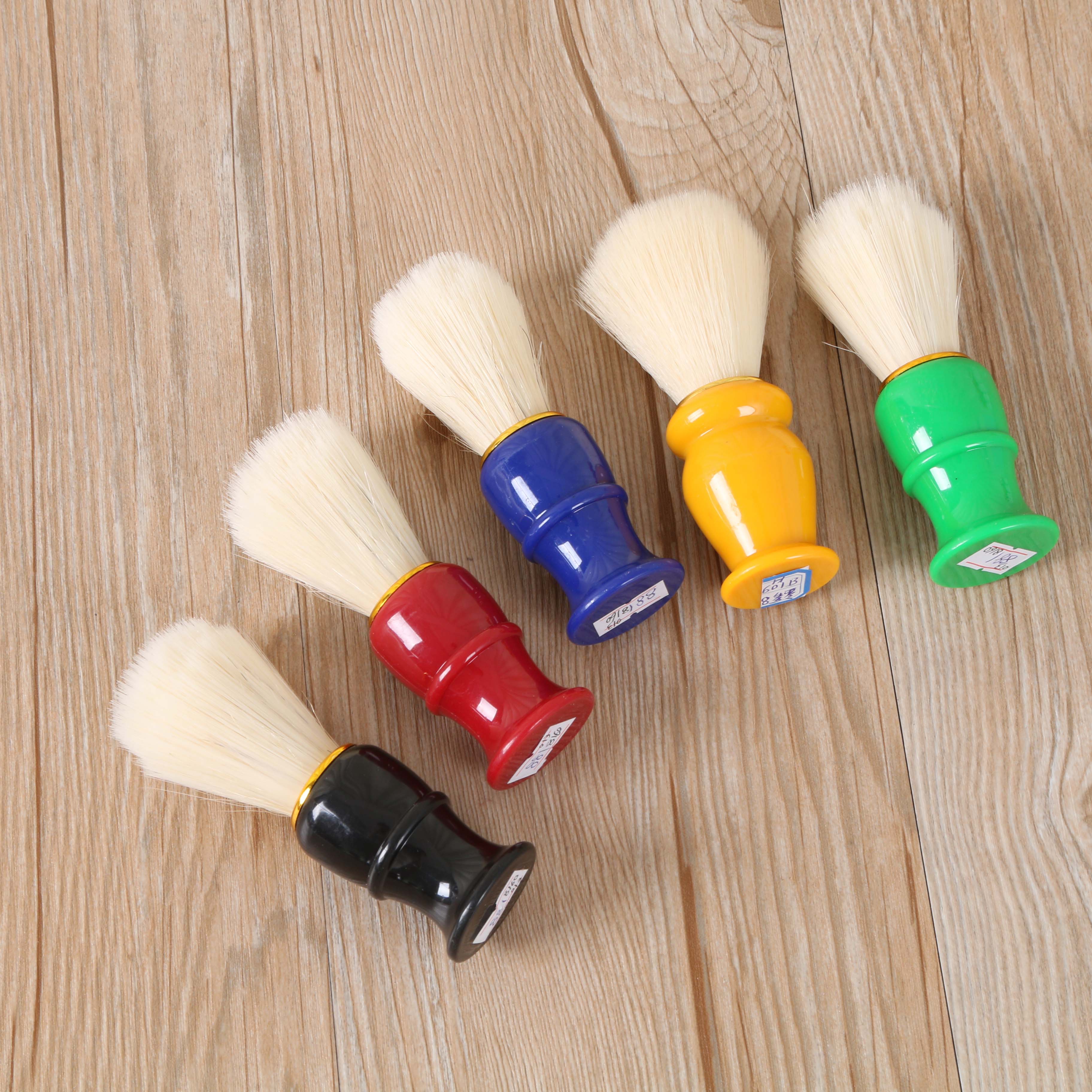 Soft-bristled shaving brush, men's shaving brush, fashionable wooden-handled shaving brush, shaving foam, cleaning brush Specification drawing