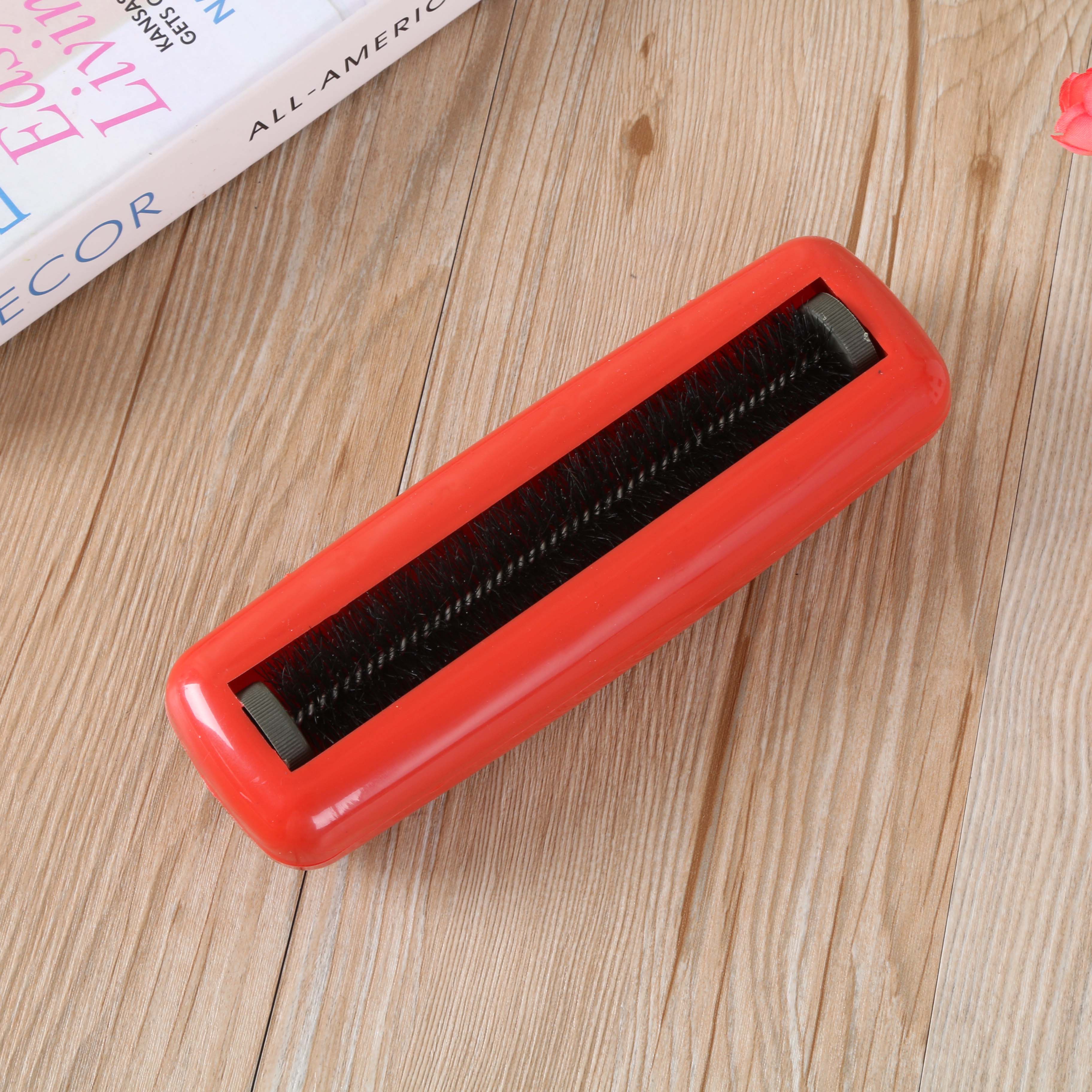 Bristle suction brush, dust removal brush, bed brush, bristle removal brush, electrostatic dry cleaning brush, plastic brush, coat brush Application Scenario
