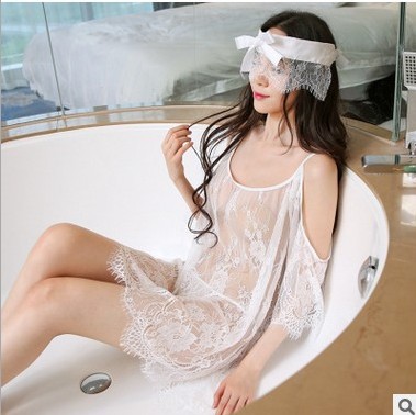 New sexy off-the-shoulder lace nightgown set, direct supply from see-through mesh fabric manufacturer, romantic underwear Application Scenario