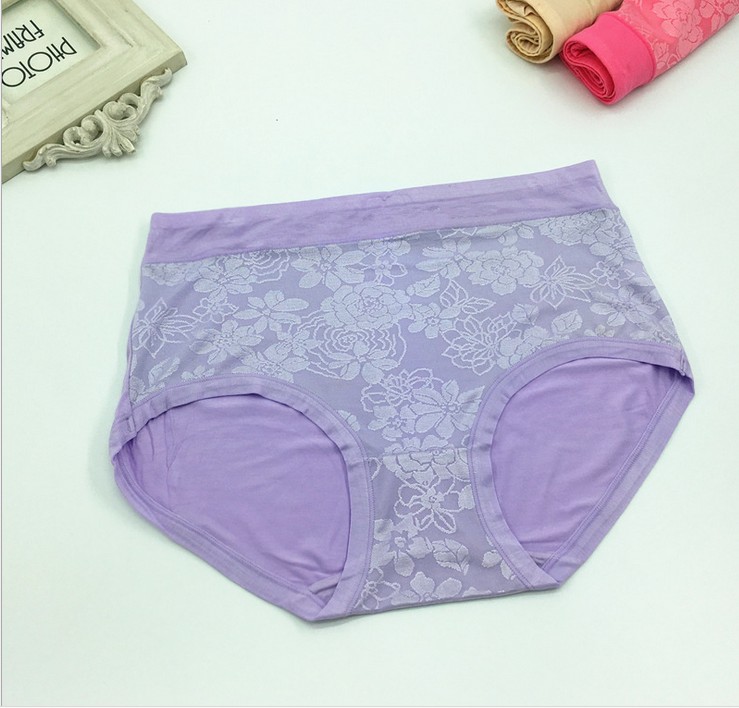 High-waisted, plus-size, slightly overweight middle-aged women's underwear, women's lace lace-trimmed underwear for middle-aged women Application Scenario