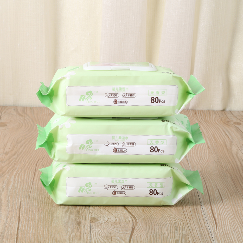 Wholesale of high-quality thickened pearl-patterned wet wipes with LIDS for mothers and babies Application Scenario