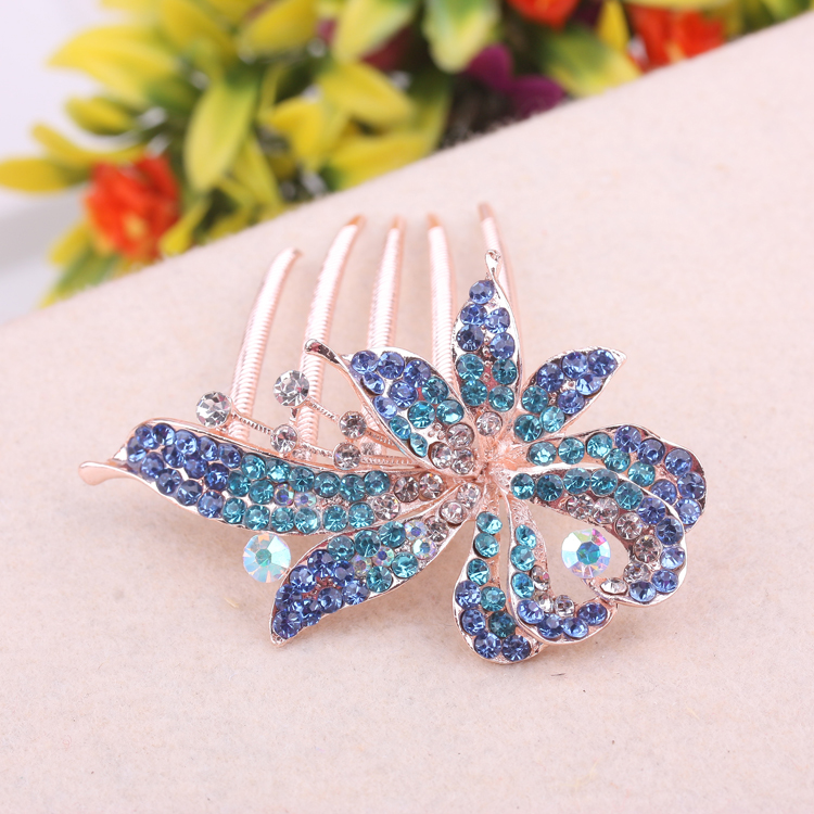 Pudding Station diamond-encrusted crystal hair comb, bride's hair bun, hair clip, alloy leaf seven-toothed comb, 10-yuan store accessories Application Scenario