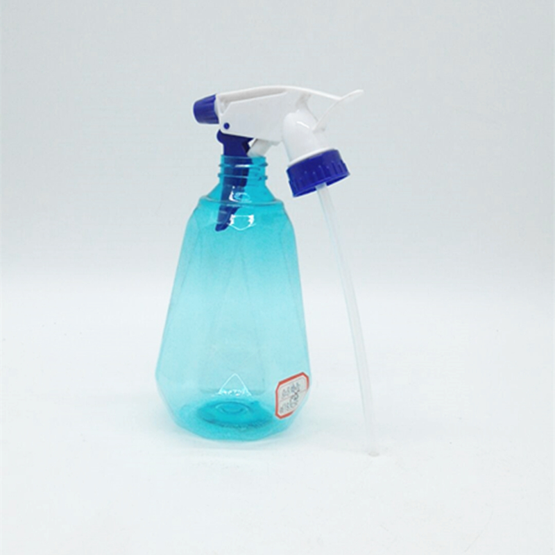 Sunshine Department Store 808 plastic spray bottle, alcohol spray bottle, grass and flower growing, colorful bottle, transparent bottle Application Scenario