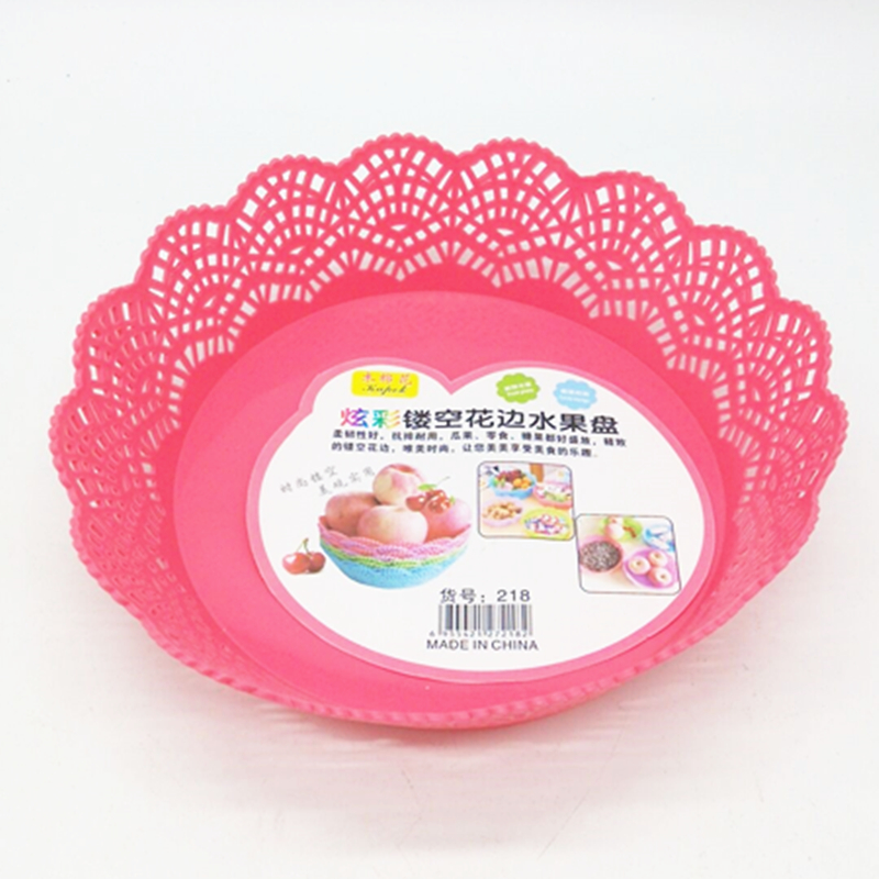 Sunshine Department Store's circular hollowed-out fruit plate, creative fruit basket, melon and fruit plate, home living room snack plate Application Scenario