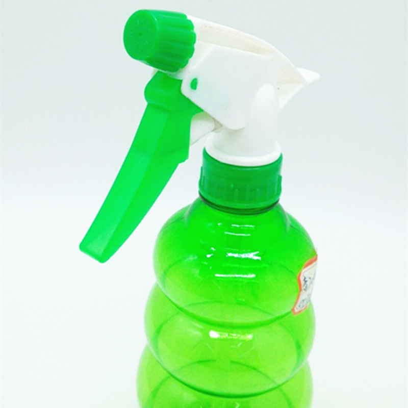 Sunshine Department Store 204 Plastic spray bottle, alcohol spray bottle, grass and flower growing, colorful bottle, transparent bottle Application Scenario