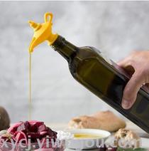 Aladdin lamp pour wine bottle stopper