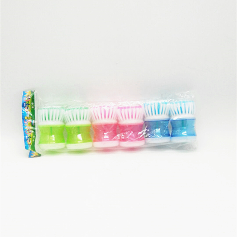 The multi-functional pressure liquid pot brush of Sunshine Department Store does not stick to oil. The dishwashing brush can produce dishwashing liquid by pressing