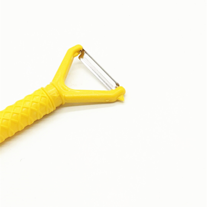 Sunshine Department Store 687 Peeling Knife for removing fruit and vegetable Residues Application Scenario