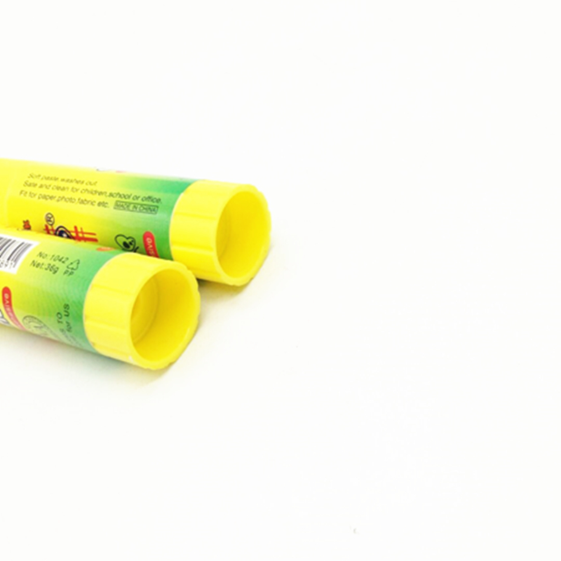 Sunshine Department Store's super adhesive solid glue, rotating white solid glue, student office stationery solid glue Application Scenario
