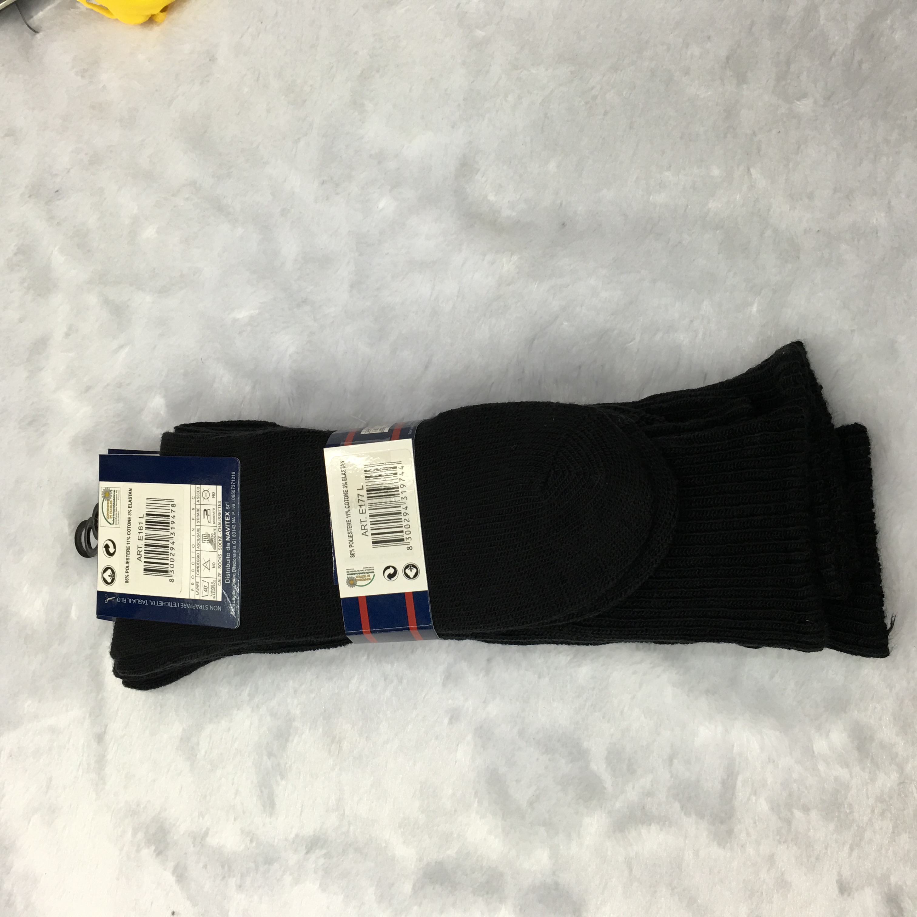 Street vendor woolen men's socks, warm socks, mid-calf socks, gentleman's socks, business socks, export socks Application Scenario