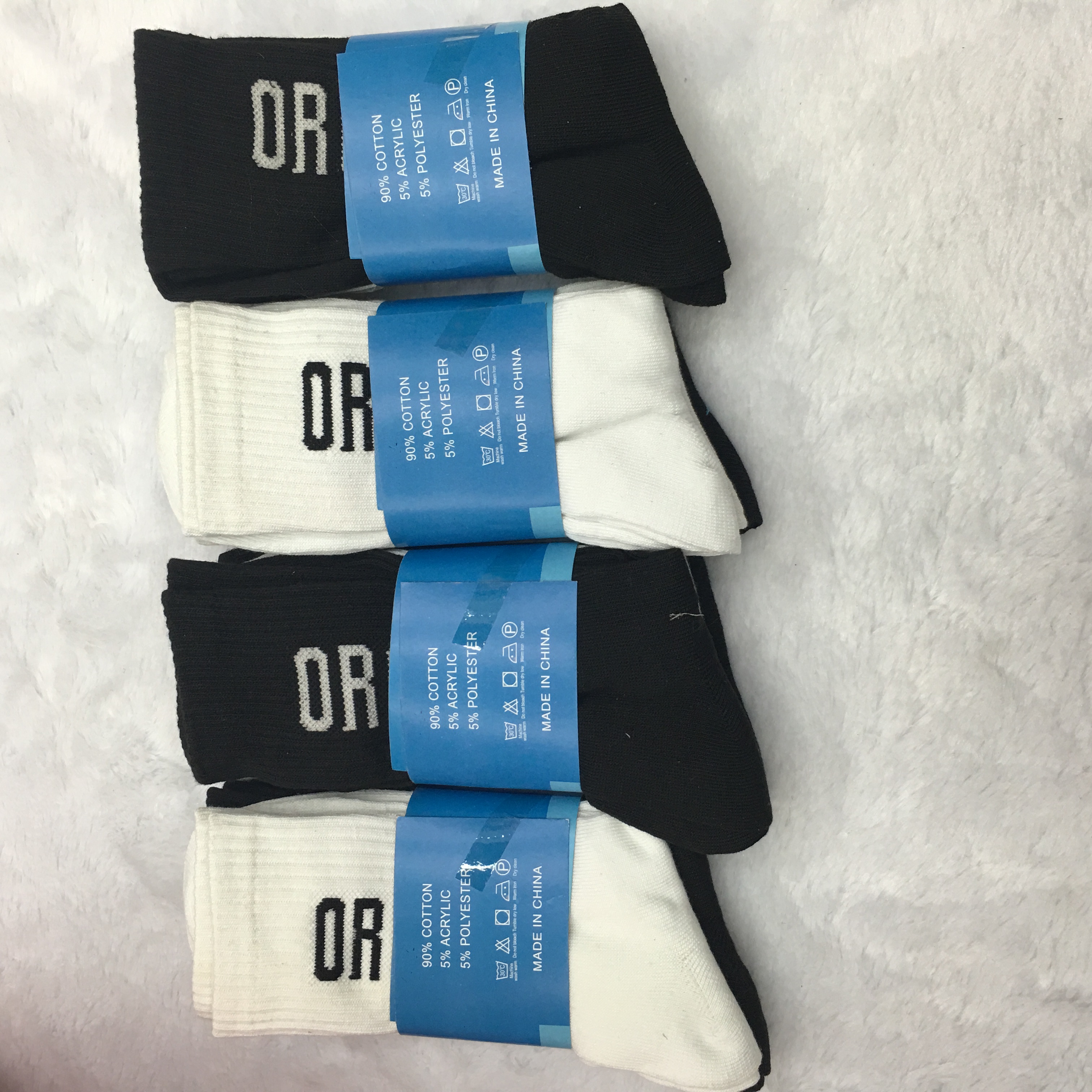 Autumn and winter bestsellers: retro and trendy couple socks in European and American style, cotton material, English letters, street fashion, men's and women's sports socks Application Scenario