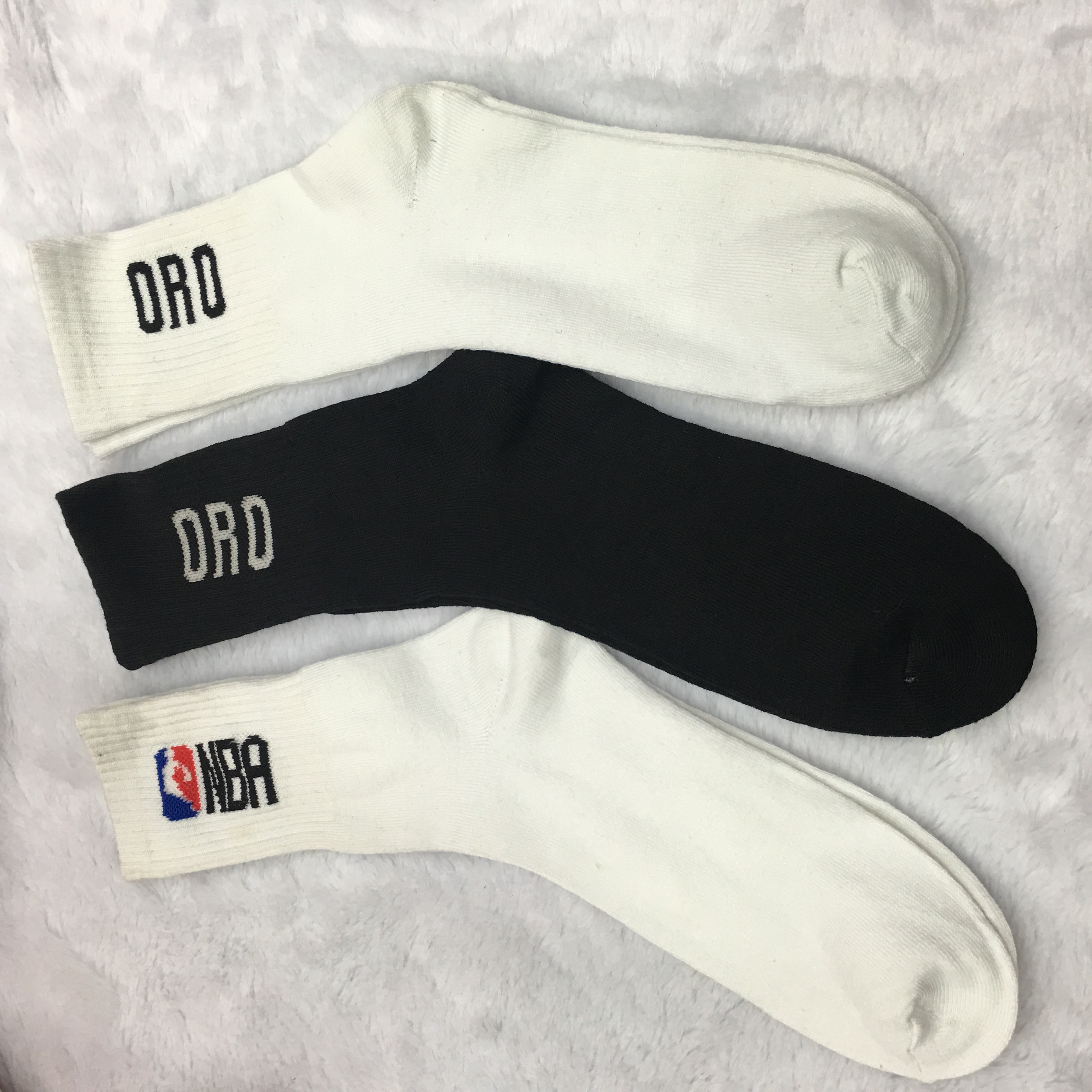 Autumn and winter bestsellers: retro and trendy couple socks in European and American style, cotton material, English letters, street fashion, men's and women's sports socks details Picture